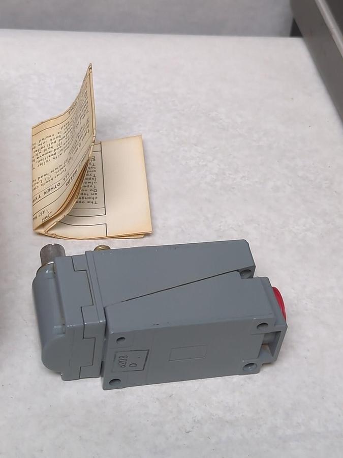 SQUARE D,B64A2,TURRET HEAD LIMIT SWITCH SERIES A CLASS 9007 NOS