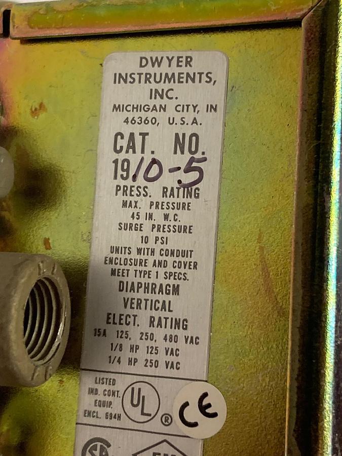Used Dwyer,19/0-5,Pressure Switch