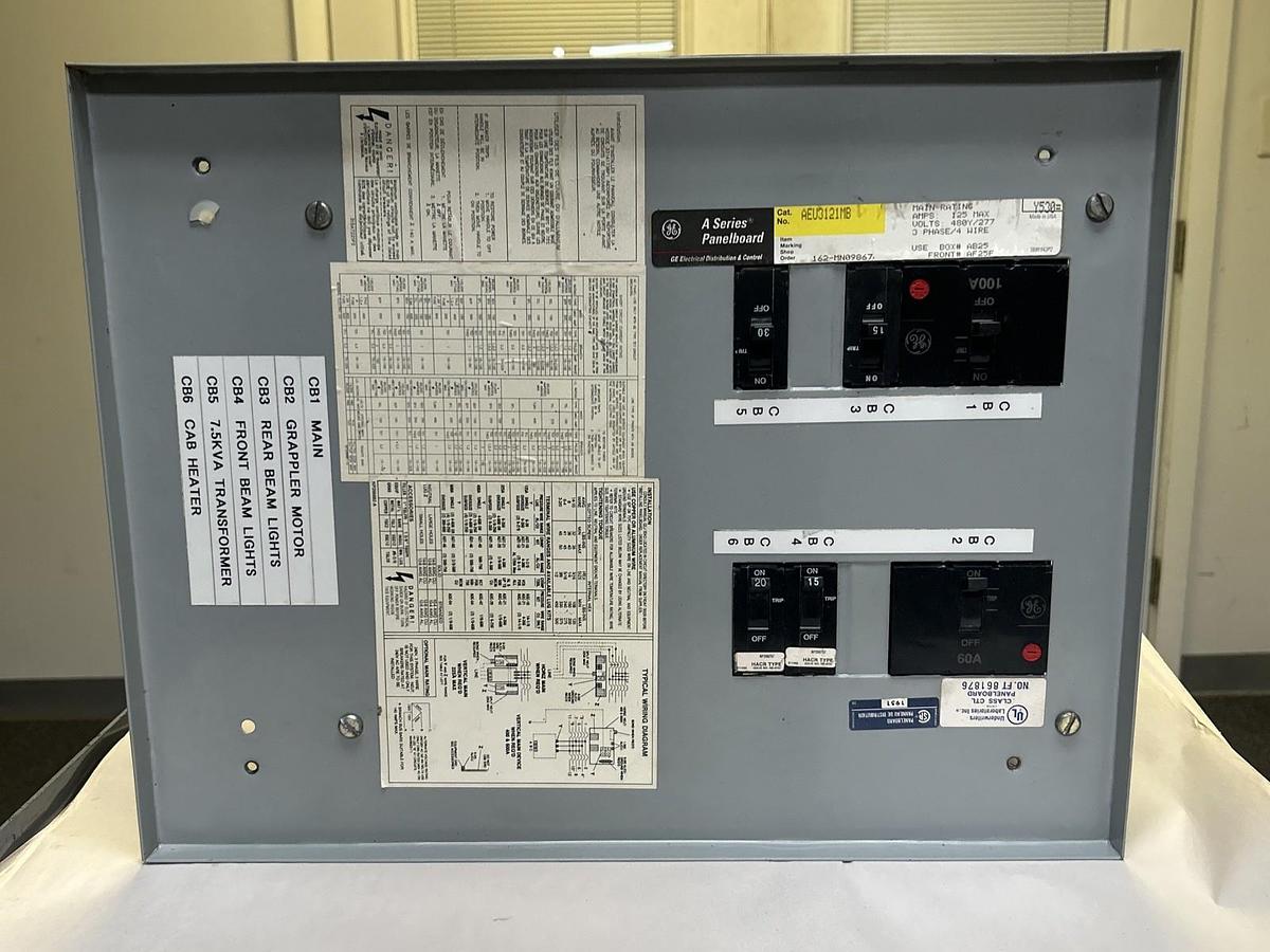 Used GENERAL ELECTRIC,AEU3121MB,PANELBOARD 100A 277V 3PHASE