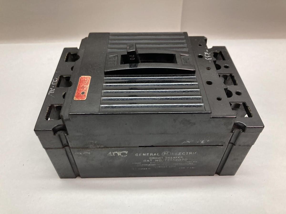 Used General Electric,TE132070,3-Pole Circuit Breaker 240Vac 10A