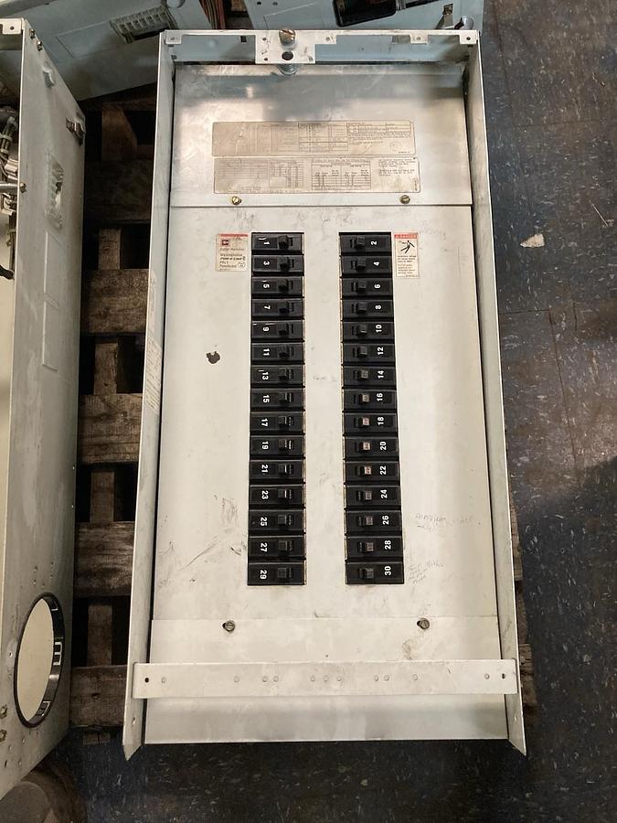 Used Eaton,PRL1,Pow-R-Line Panelboard 15A Breakers 480v MCC Bucket