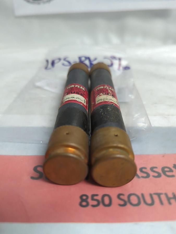 Used COOPER BUSSMANN,LPS-RK-2-8/10,LOW-PEAK 2-8/10 AMP FUSE LOT OF 2 PRE-OWNED