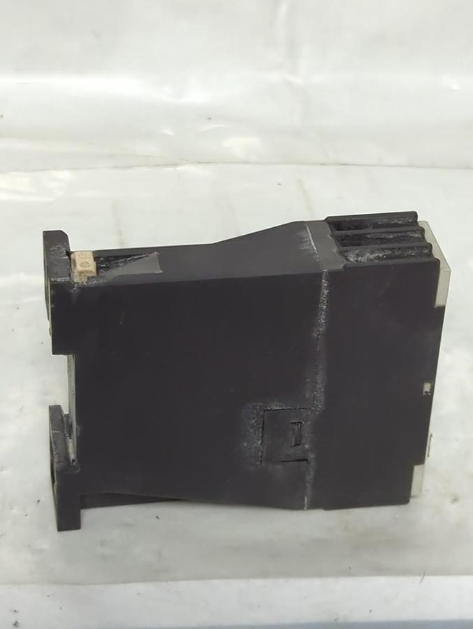 Used SIEMENS,7P47020-7CM30,TIME RELAY PRE-OWNED