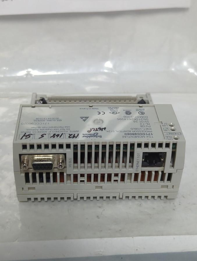 Used SCHNEIDER ELECTRIC,1701CCC96020,TSX MOMENTUM I/O BASE 24VDC-10PT IN SPT RELAY