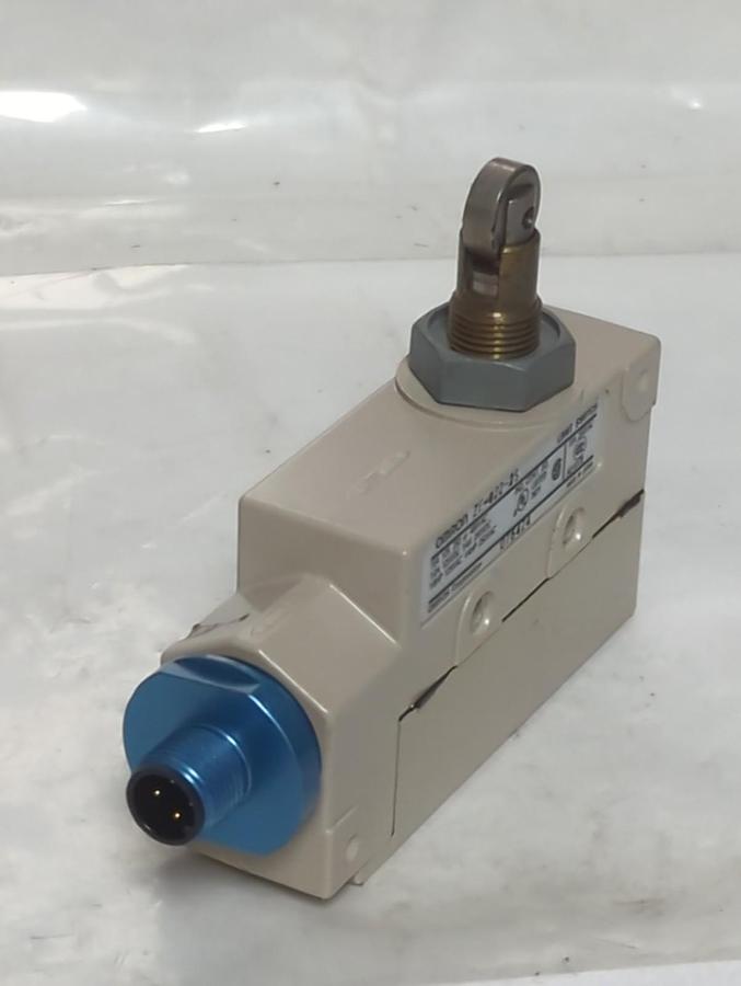 Used OMRON,ZE-022-2S,LIMIT SWITCH 125 250 OR 480VAC PRE-OWNED