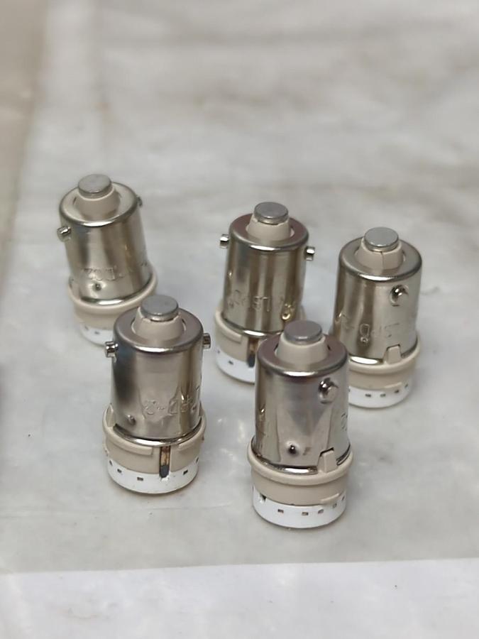 IDEC,LSPD-2A,PILOT LIGHT LED INDICATOR LOT OF 9 NOS