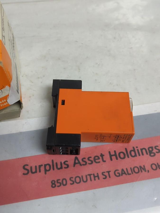 SYRELEC,B17,COUNTING-TIMING-PROGRAMMATOR CONTROL 220-240V NOS