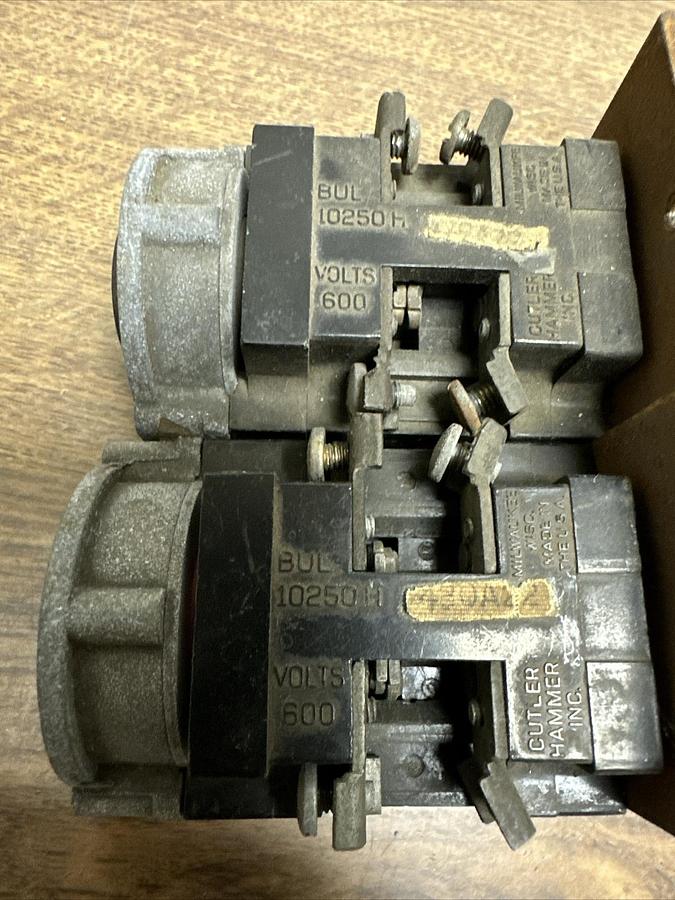 Used Cutler Hammer,10250H,Heavy Duty Push Buttons 1 Red-1 Black