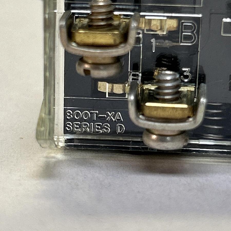 ALLEN BRADLEY,800T-XA,SHALLOW CONTACT BLOCK NOS
