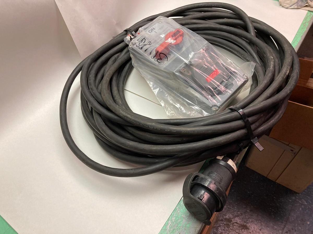 Hubbell,Type 4X 12,Disconnect Circuit-Lock Switch 20A 480VAC Max