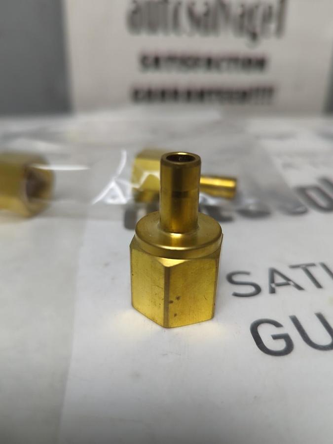 SWAGELOK,B-6-TA-7-6,3/8TA X 3/8FNPT FEMALE TUBE ADAPTER LOT OF 3 NOS