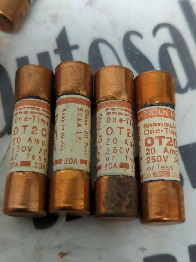 COOPER BUSSMANN,NON-20,& FERRAZ SHAWMUT OT20 FUSES 20 AMP LOT OF 24 NOS