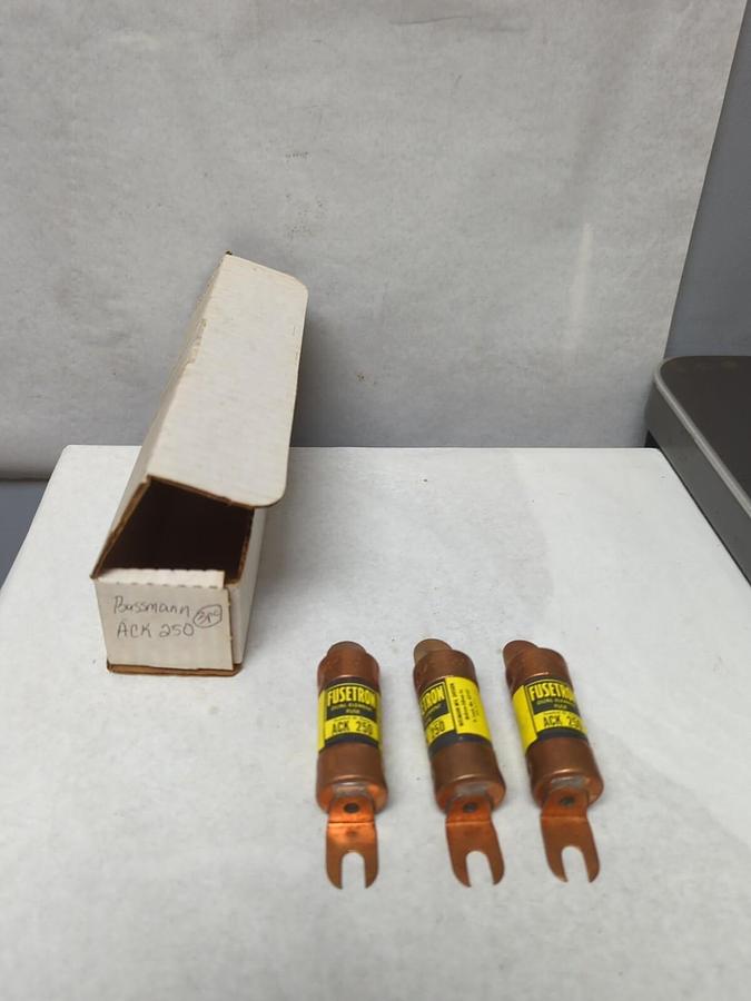 BUSSMANN,ACK-250,DUAL ELEMENT FUSE 250 AMP LOT OF 3 NOS