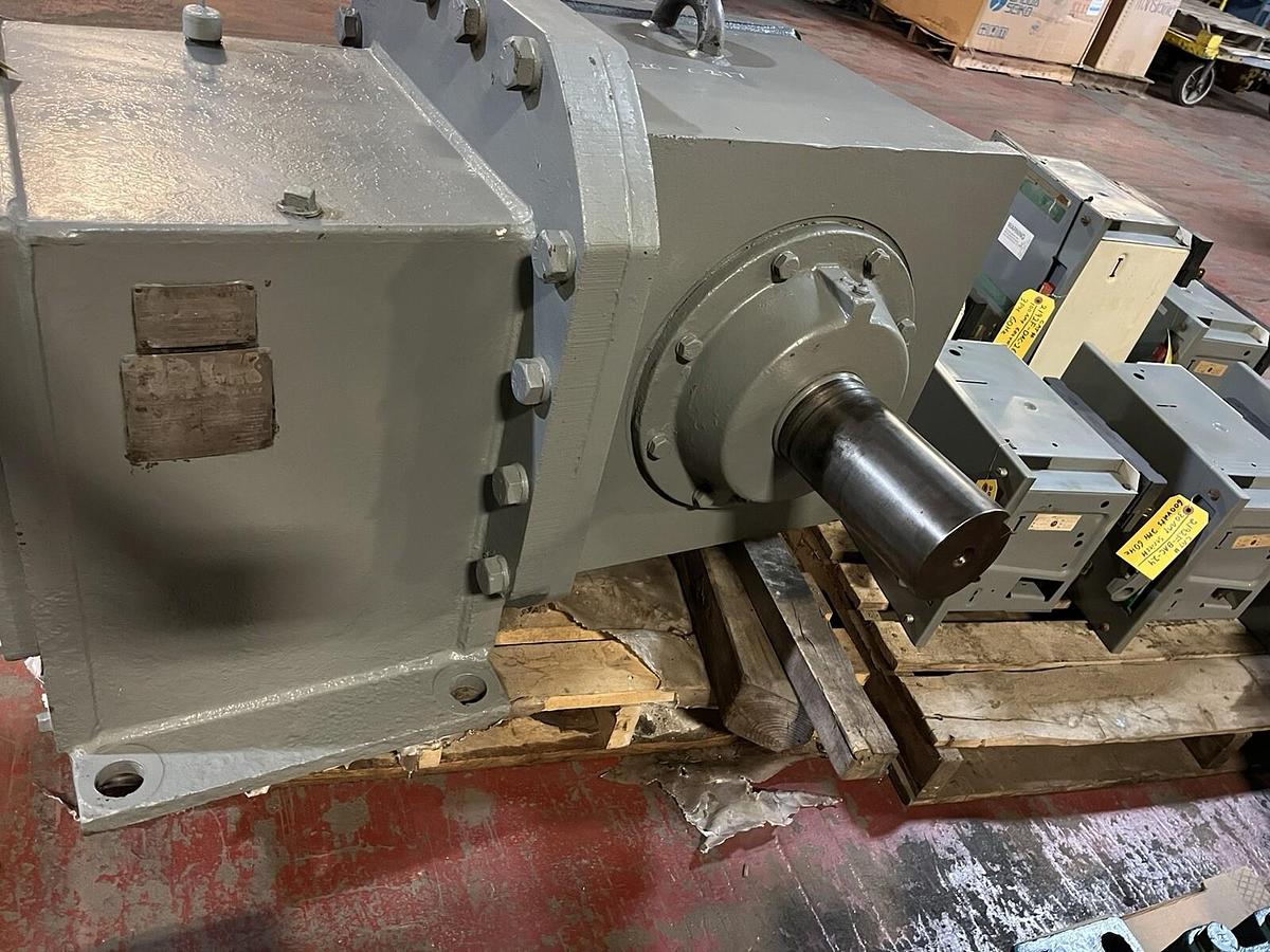 Used FALK,1090FCB3A,ENCLOSED GEAR DRIVE RATIO 21.03 125HP 1750RPM