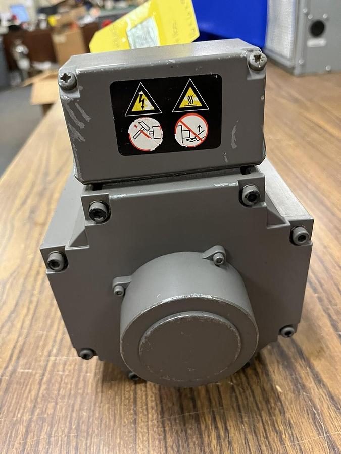 Used CONTROL TECHNIQUES,142DSC300CAAAA,SERVO MOTOR