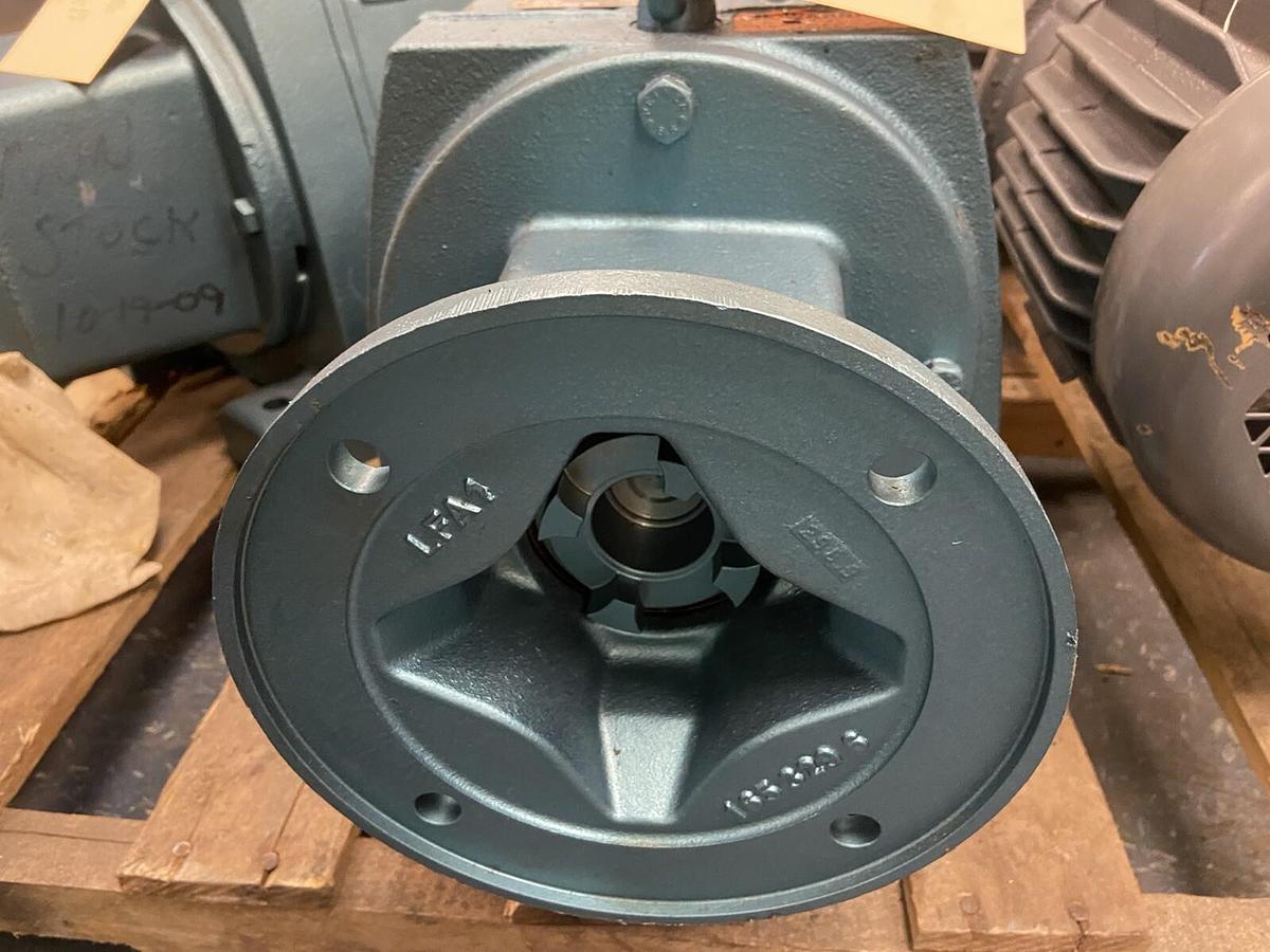 SEW Eurodrive,R87AM213,Gear Reducer Ratio 27.88