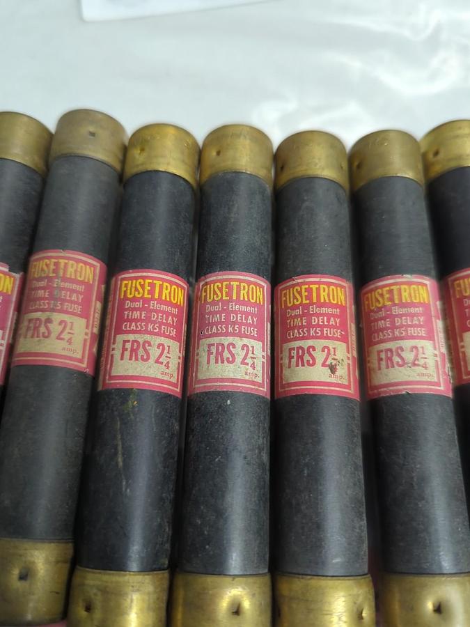 Used COOPER BUSSMANN,FRS-2-1/4,FUSETRON 2-1/4 AMP FUSE LOT OF 8 PRE-OWNED