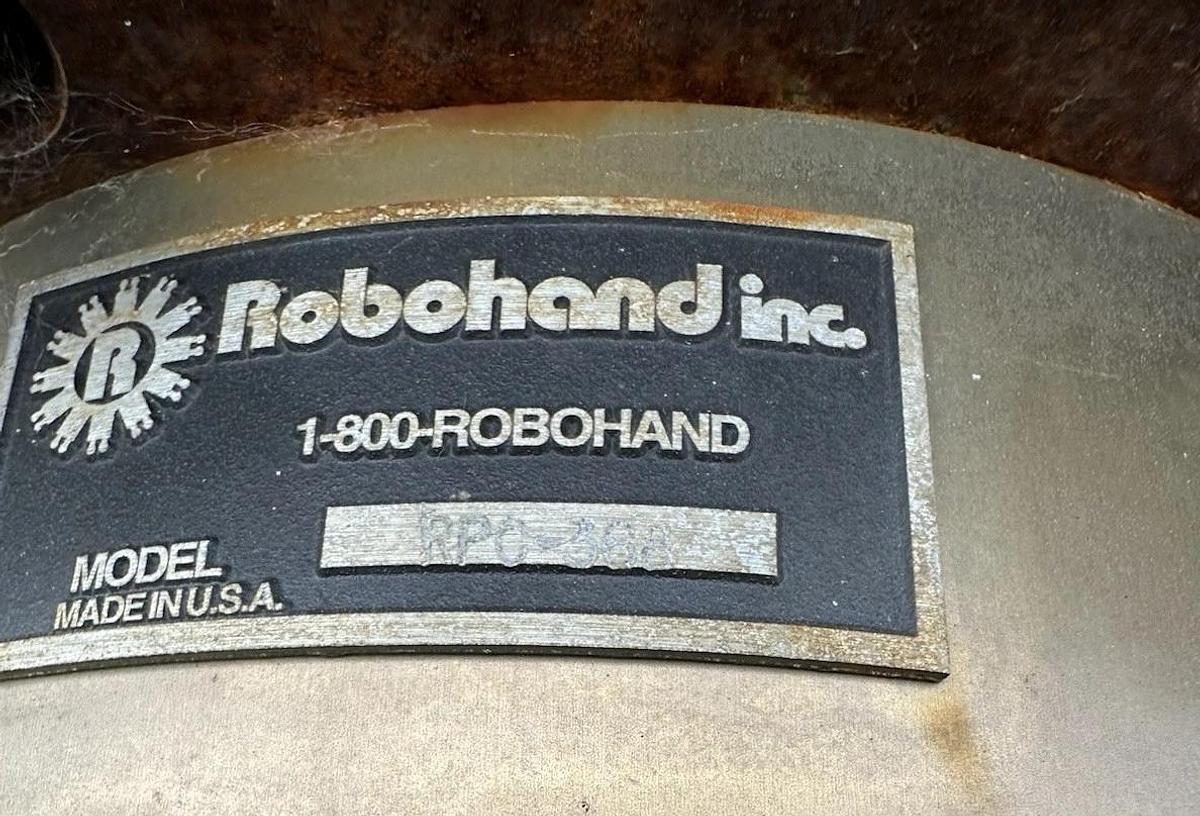 Used Fanuc Robot,S-900W,w/ Robohand SPC 368 NO Controller