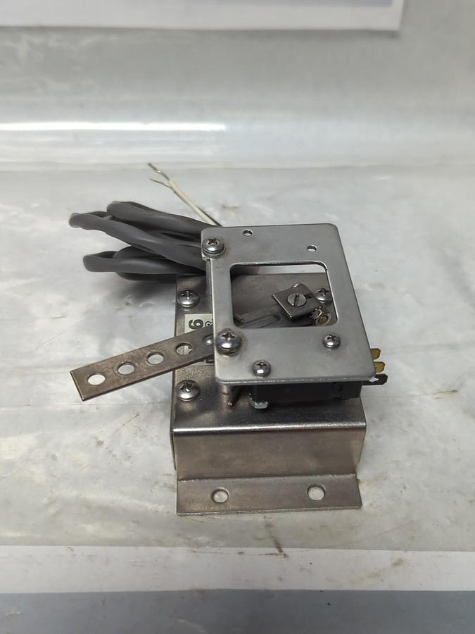 Used CURTIS,PB-6,THROTTLE STYLE POTENTIOMETER PRE-OWNED