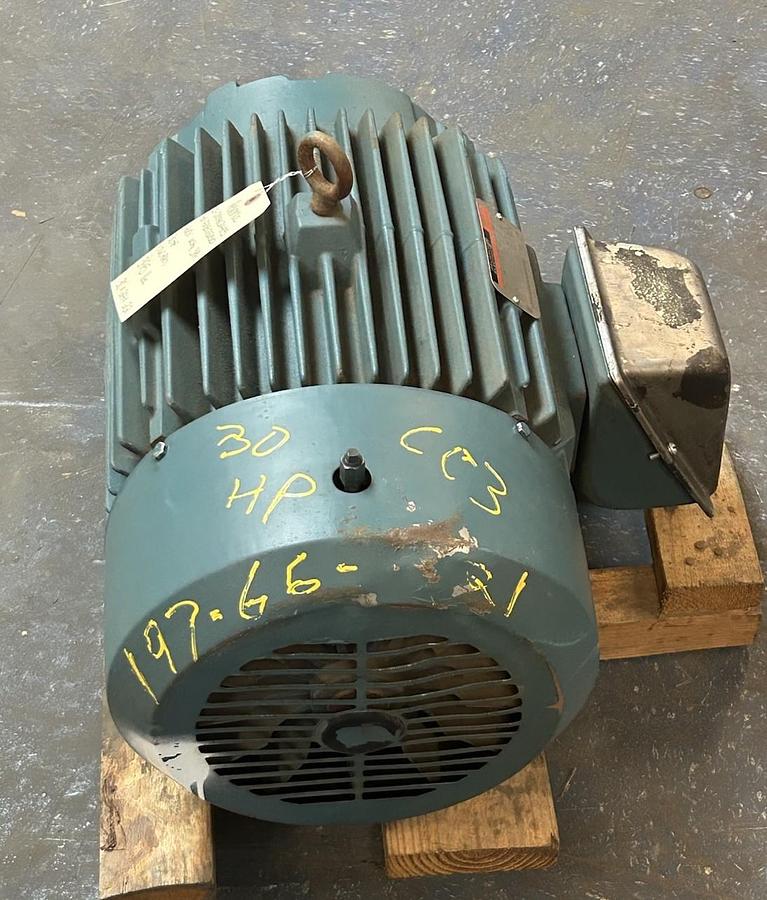 Used RELIANCE,P28G2325D,MOTOR 7.5HP / 30HP 460V 880RPM / 1760RPM 3PH 286T FRAME