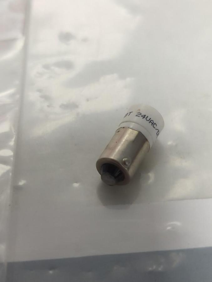 Used EBT,EF4,INDICATOR LAMP 24VAC/DC LOT OF 10 PRE-OWNED