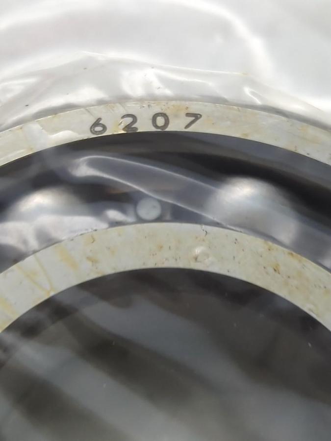 SKF,6207,DEEP GROOVE BALL BEARING NOS