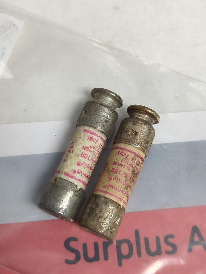 Used GOULD SHAWMUT,TR-1-6/10R,TRI-ONIC 1-6/10 AMP FUSE LOT OF 2 PRE-OWNED
