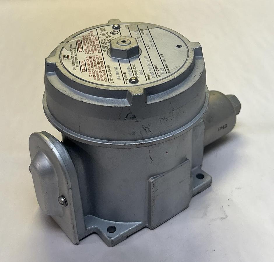 Used UNITED ELECTRIC,H122-164,PRESSURE SWITCH 15A 480V