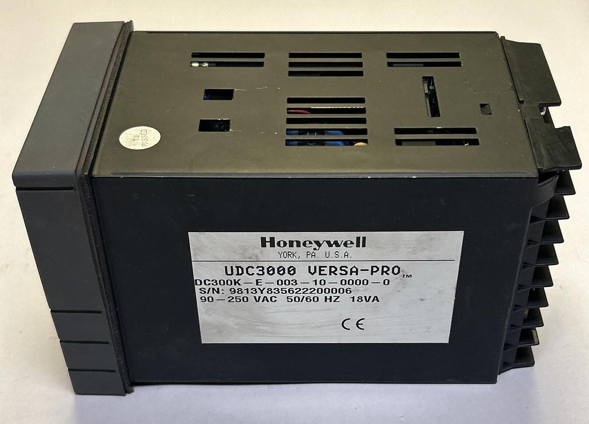 Used HONEYWELL,DC300K-E-003-10-0000-0,UNIVERSAL DIGITAL CONTROLLER