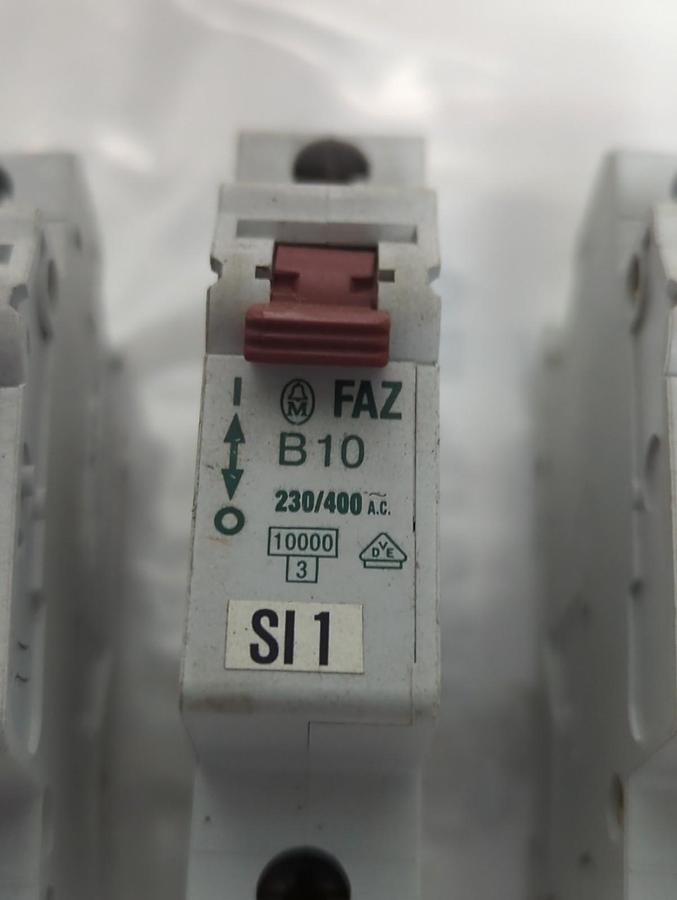 Used MOELLER,FAZ B10,CIRCUIT BREAKER 1P 230/400 AC LOT OF 6 PRE-OWNED
