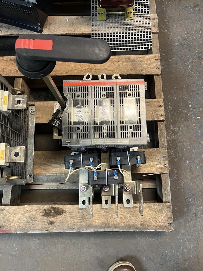 Used ABB,OESA-400D3PL,FUSIBLE DISCONNECT SWITCH 690V 400 AMP