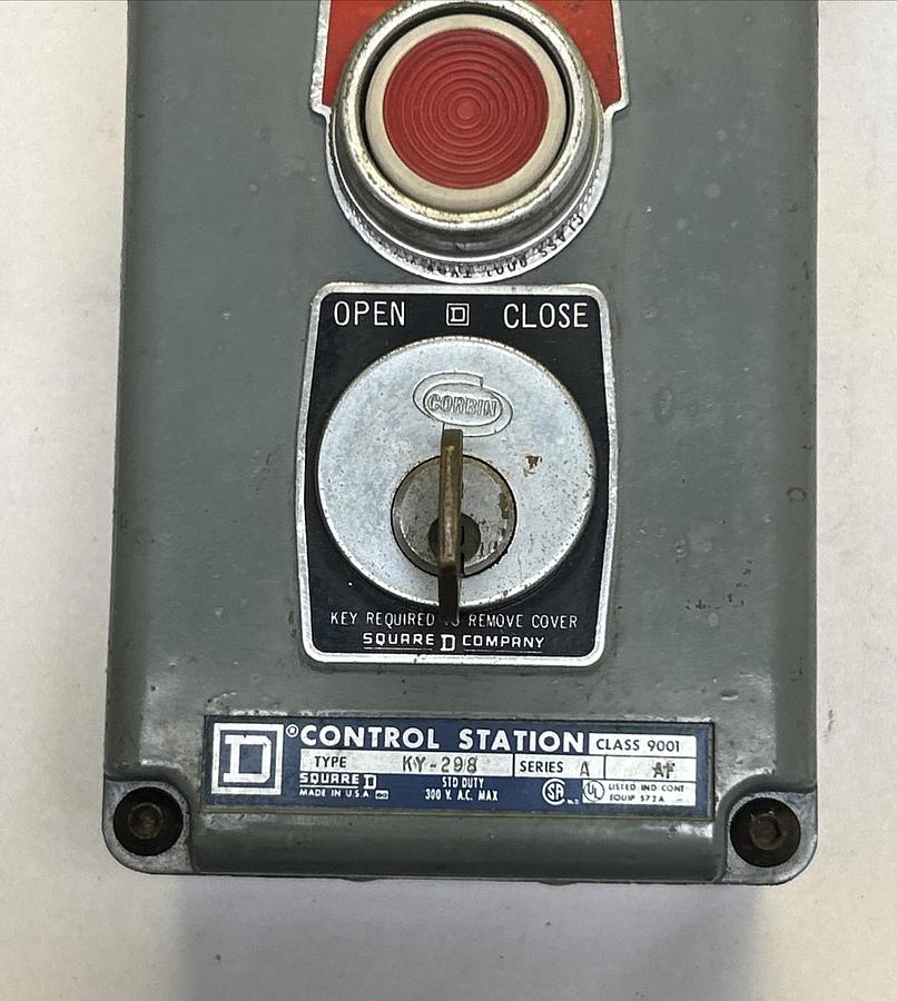 Used SQUARE D,9001-KY-298,CONTROL STATION