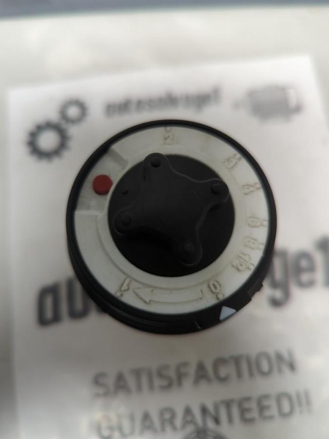 GREASOMATIC,SHELL GADUS S2 V220 2,AUTOMATIC LUBRICATOR NOS