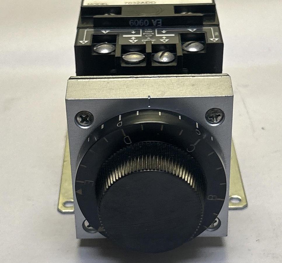 Used AGASTAT,7032ADD,TIMING DELAY RELAY 10-100 SEC 120V