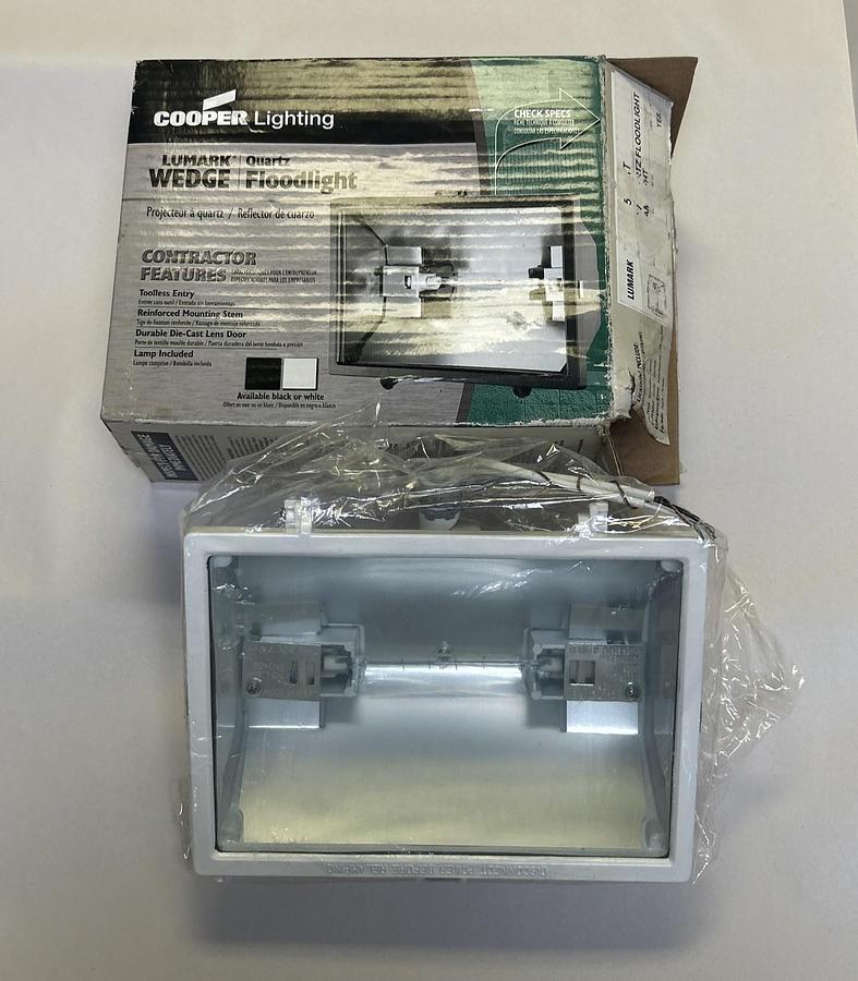 COOPER LIGHTING,N/A,QUARTZ FLOODLIGHT NOS