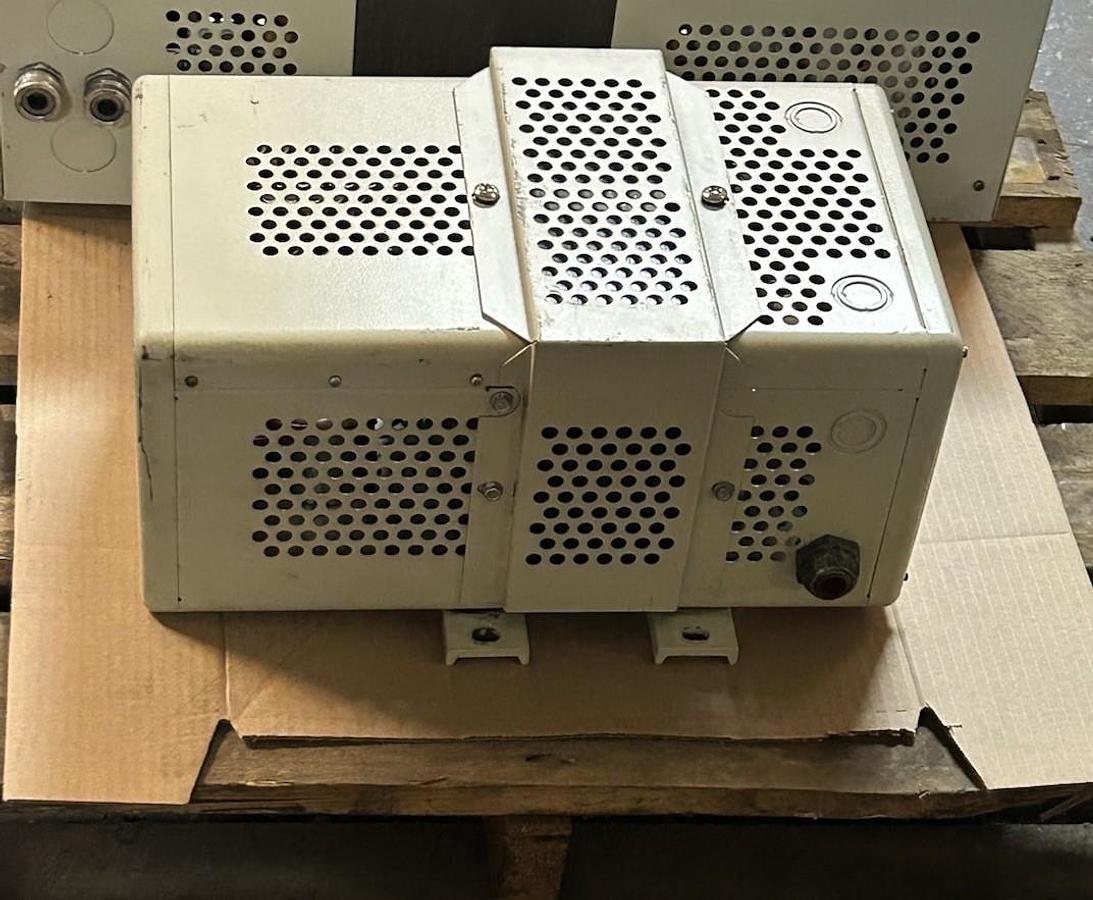 Used SOLA,23-23-230-8,CONSTANT VOLTAGE SINE WAVE TRANSFORMER 3000 VA