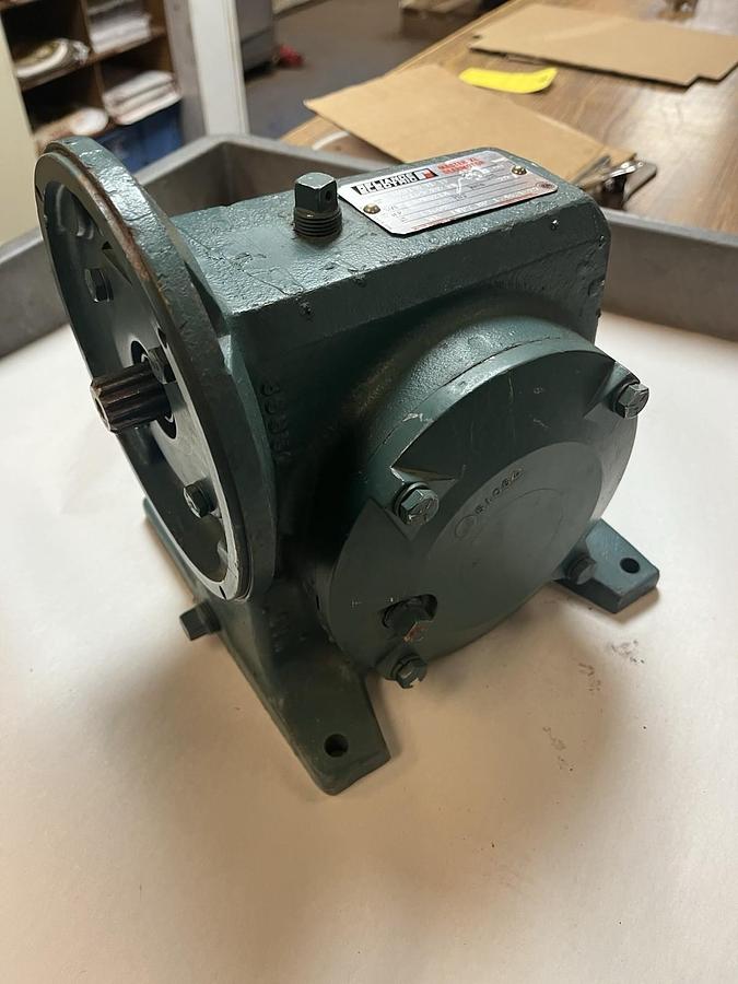 Used RELIANCE DODGE,140WG21A, XL GEAR SPEED REDUCER RATIO 25 INPUT 1.46HP 1725RPM