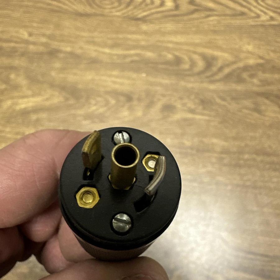 Hubbell,7594,MIdget Twist-Lock Plug