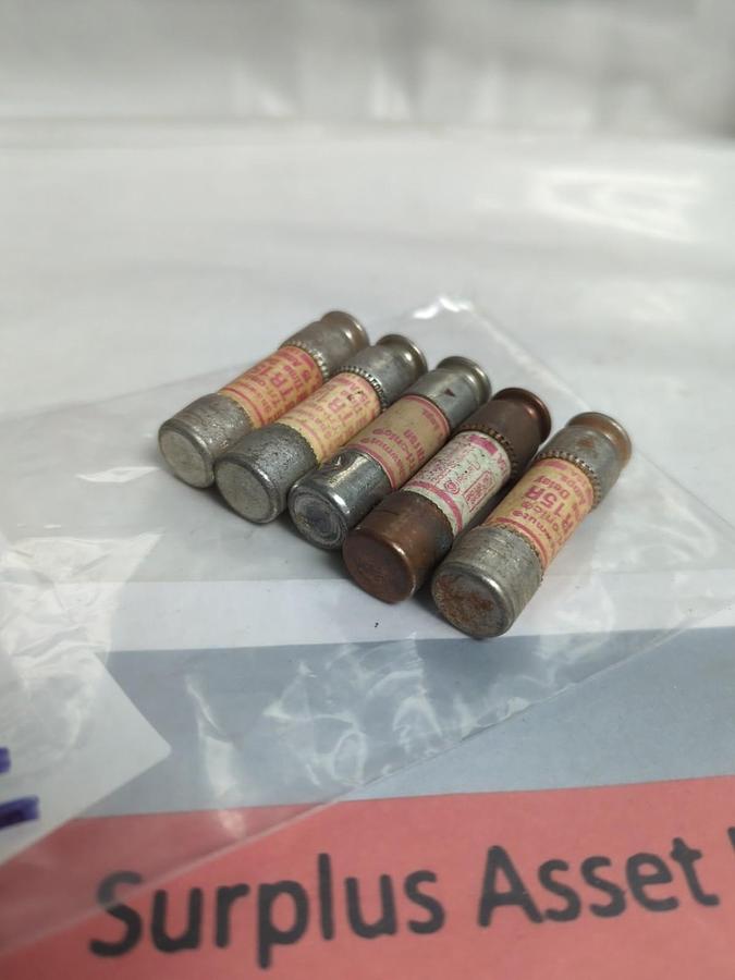 Used GOULD SHAWMUT,TR-15R,TRI-ONIC 15 AMP FUSE LOT OF 5 PRE-OWNED