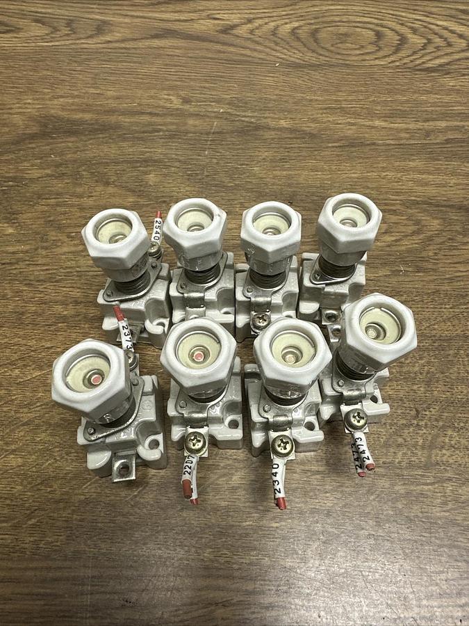 Used Fuji,41-8746,Ceramic Fuse Holder 300V 30A LOT of 8