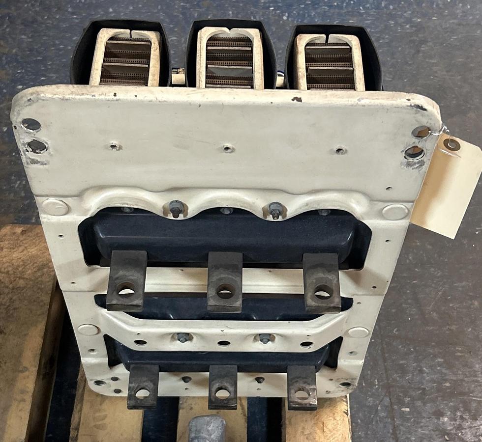 Used GENERAL ELECTRIC,AK2A-25-1,LOW VOLTAGE CIRCUIT BREAKER 600A 600V