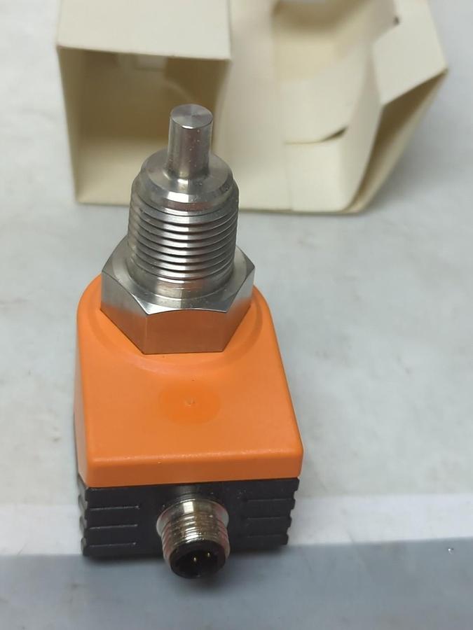 EFECTOR,ST0522,FLOWMETER 80-140V AC 3A 30VDC SCN12ABAAKOW/LS NOS