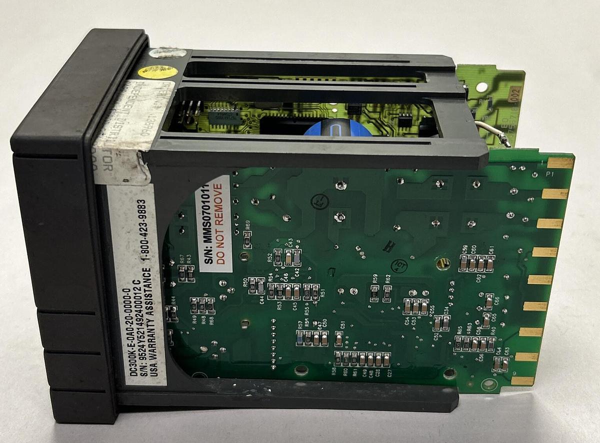 Used HONEYWELL,DS300K-E-0A0-20-0000-0,DIGITAL CONTROLLER
