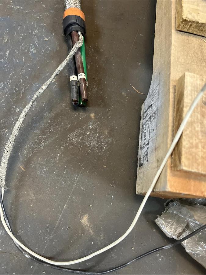 ALLEN BRADLEY,2090-CPBM7DF-04AA60,POWER CABLE 60 METERS