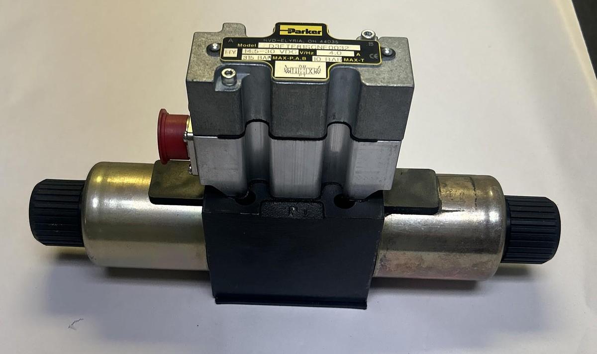 Used PARKER,D3FTE81SCNF0032,HYDRAULIC DIRECTIONAL VALVE