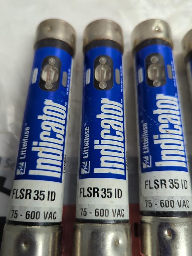 Used LITTELFUSE,FLSR35ID,INDICATOR 35 AMP FUSE LOT OF 4 PRE-OWNED
