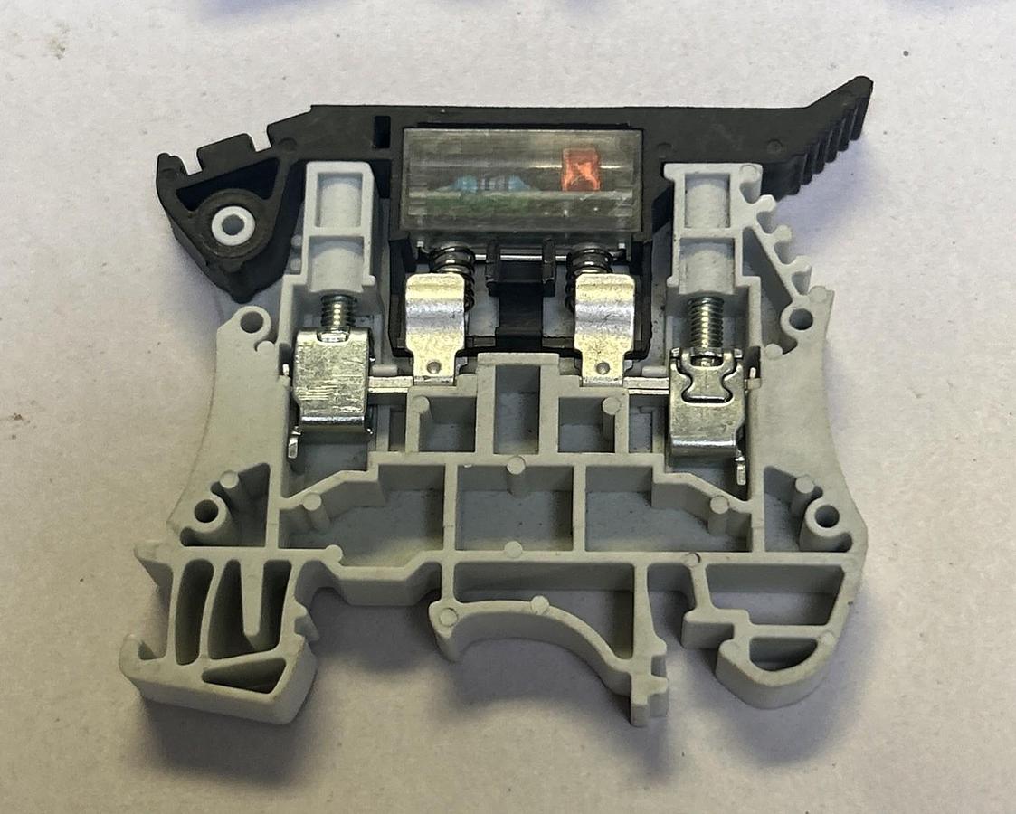 Used BUSSMANN,F520STLED,TERMINAL BLOCK LOT OF 5