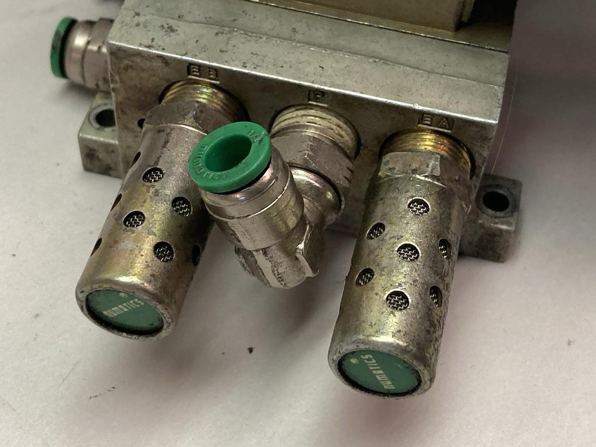 Used Numatics,041BB400M0000F,Solenoid Valve w/Sub-D Connector Block