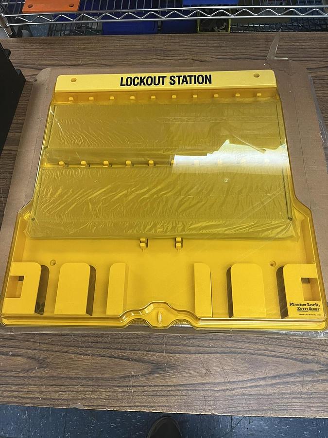 Master Lock,1484,20 Pack Lockout Station with Cover Unfilled