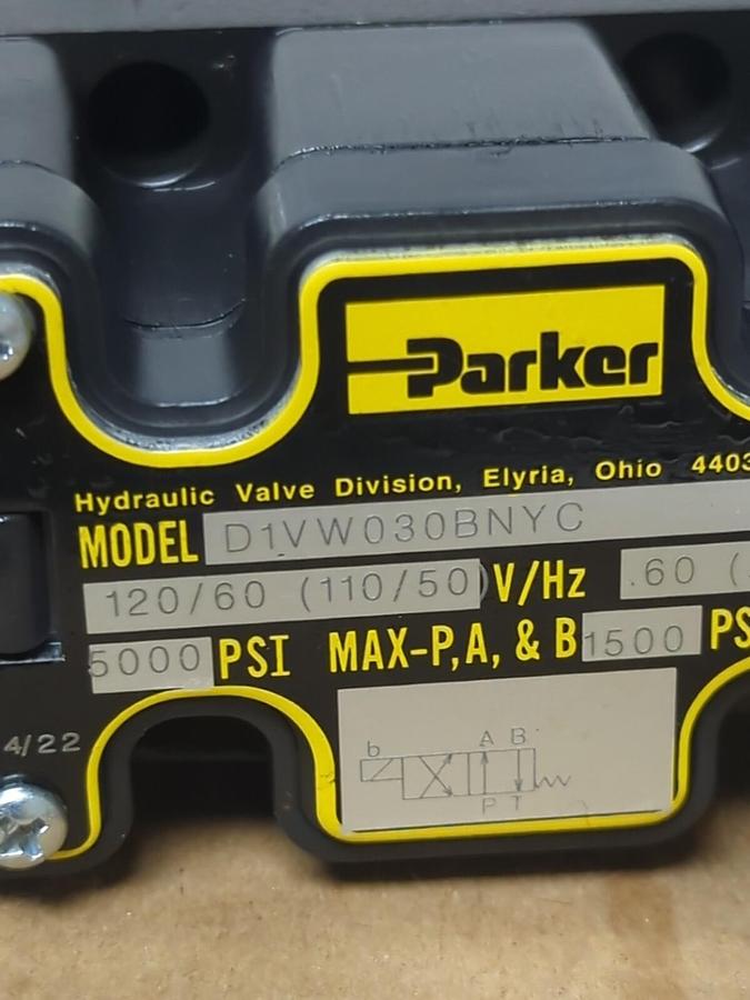 PARKER,D1VW030BNYC,DIRECTIONAL CONTROL VALVE 4-CHAMBER 5000 PSI NOS